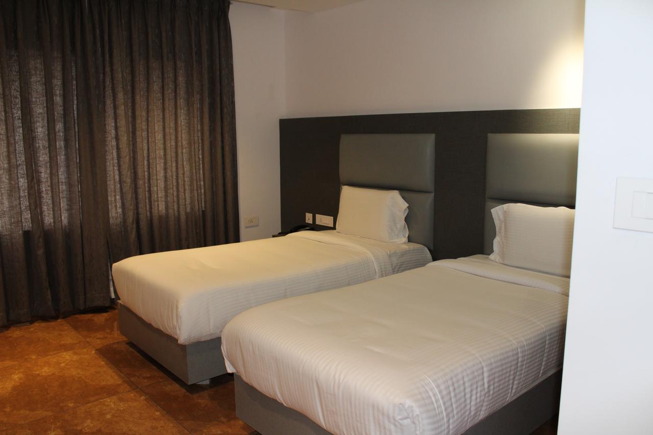 Hotel Hills Tirupattur Tiruppatur Екстер'єр фото